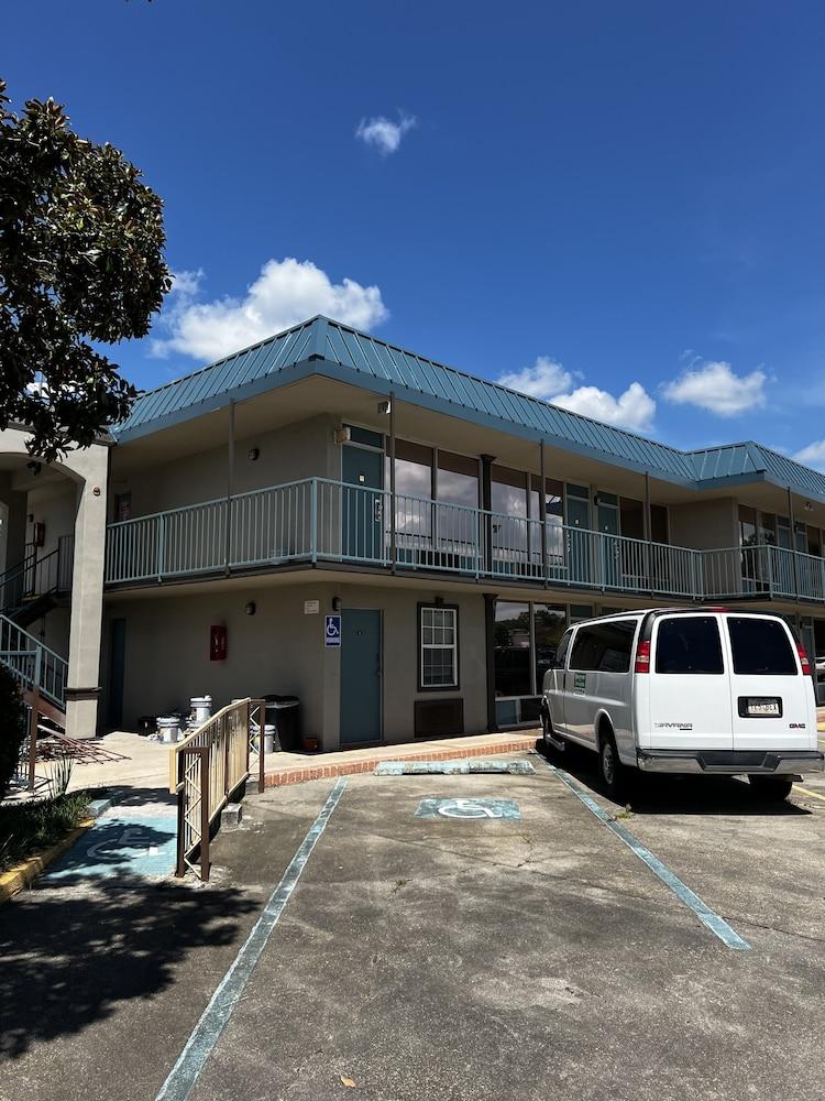 Discovery Inn Lafayette Εξωτερικό φωτογραφία
