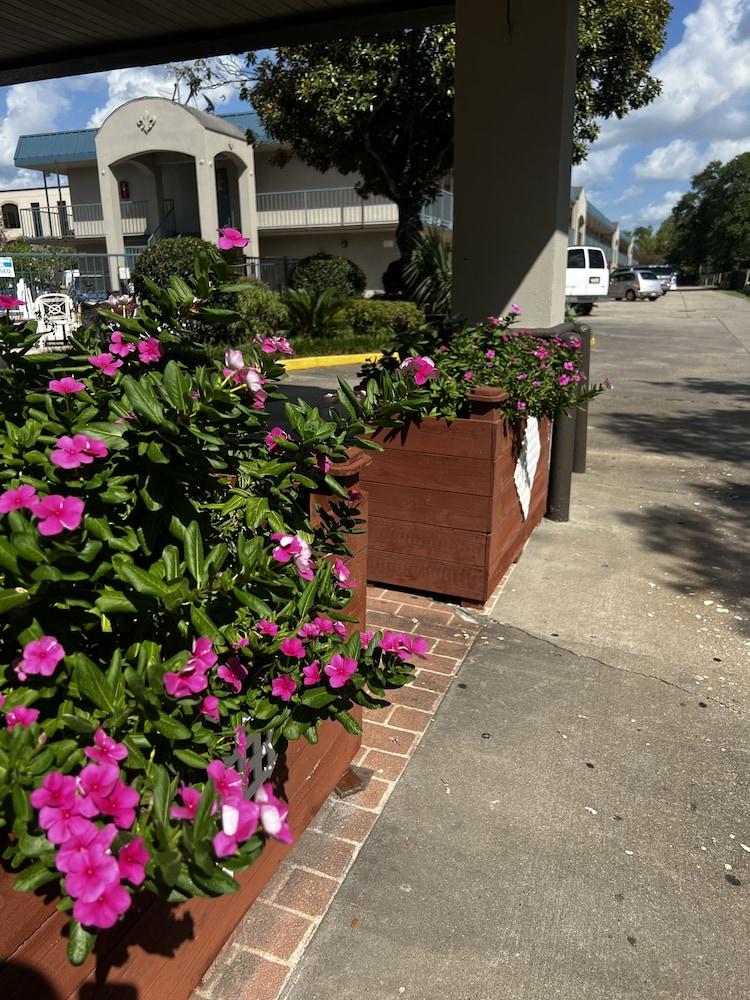 Discovery Inn Lafayette Εξωτερικό φωτογραφία