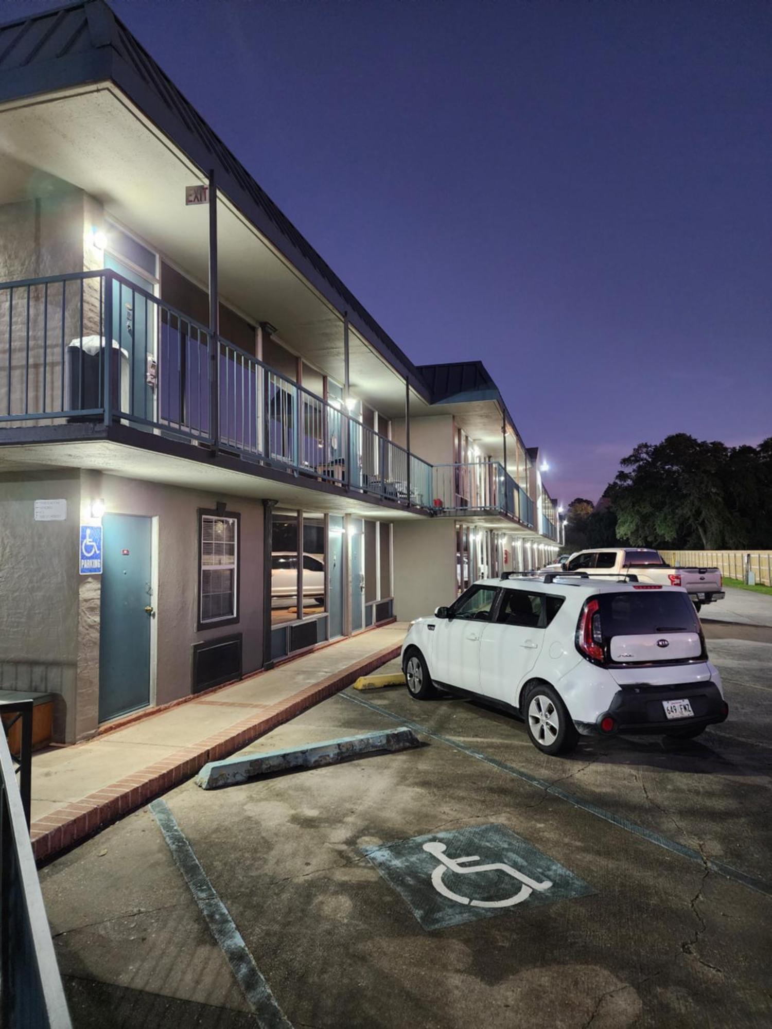 Discovery Inn Lafayette Εξωτερικό φωτογραφία